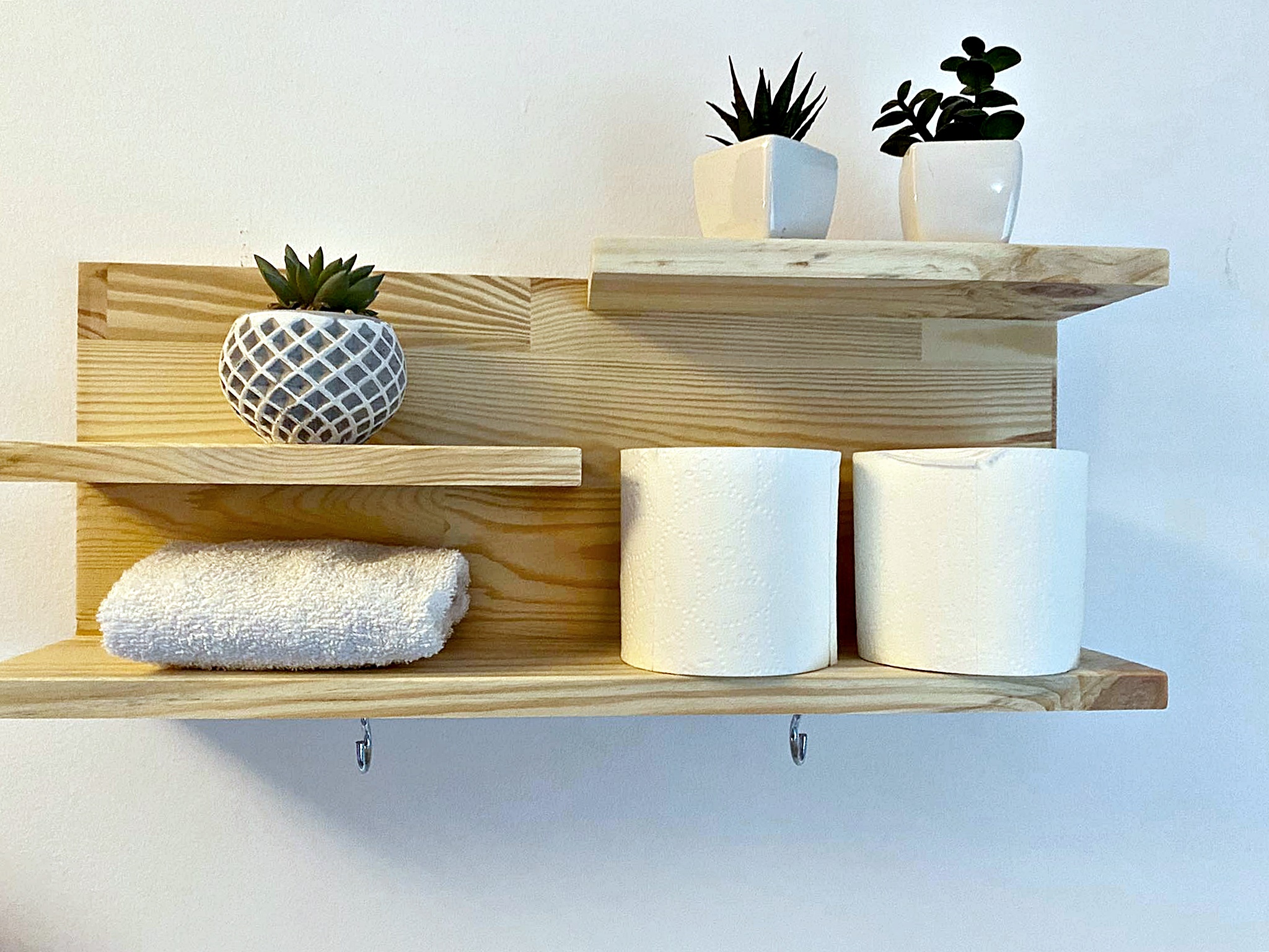 Drewniana Półka Łazienkowa – Organizer na Ręczniki i Akcesoria - obrazek 3