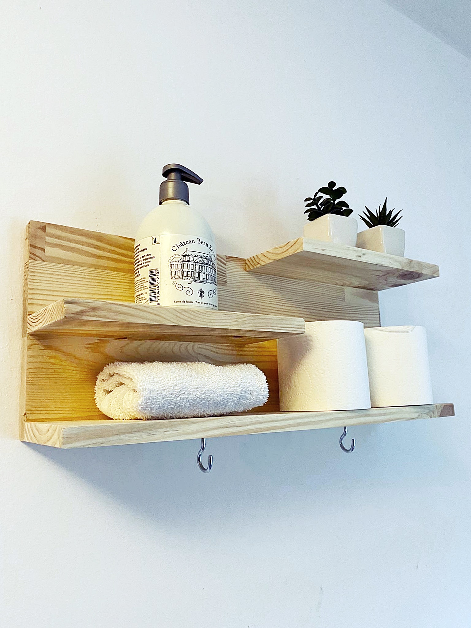 Drewniana Półka Łazienkowa – Organizer na Ręczniki i Akcesoria