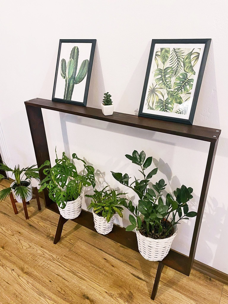 Duży drewniany kwietnik z litego drewna – stojak na kwiaty, półka ogrodowa