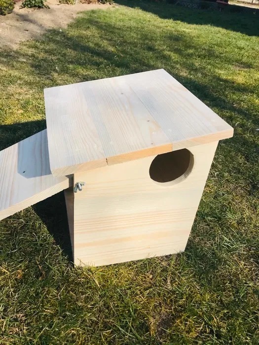 Drewniany domek dla wiewiórki – naturalne schronienie, budka, karmnik - obrazek 5