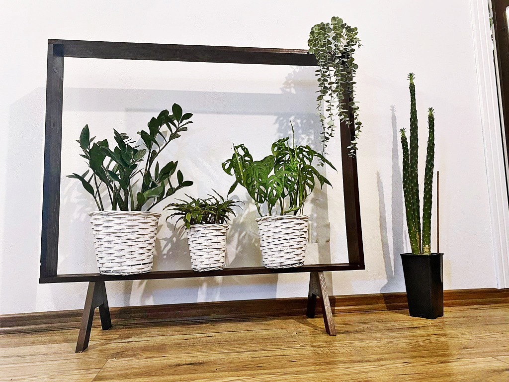 Duży drewniany kwietnik z litego drewna – stojak na kwiaty, półka ogrodowa - obrazek 6