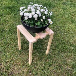 Drewniany kwietnik – naturalny taboret pod doniczki 30x30x40 cm Drewniany kwietnik – naturalny taboret pod doniczki 30x30x40 cm