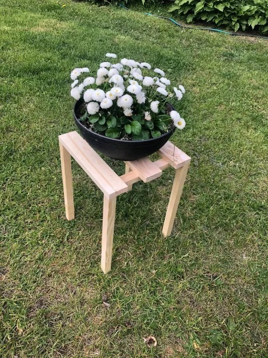 Drewniany kwietnik - naturalny taboret pod doniczki 30x30x40 cm