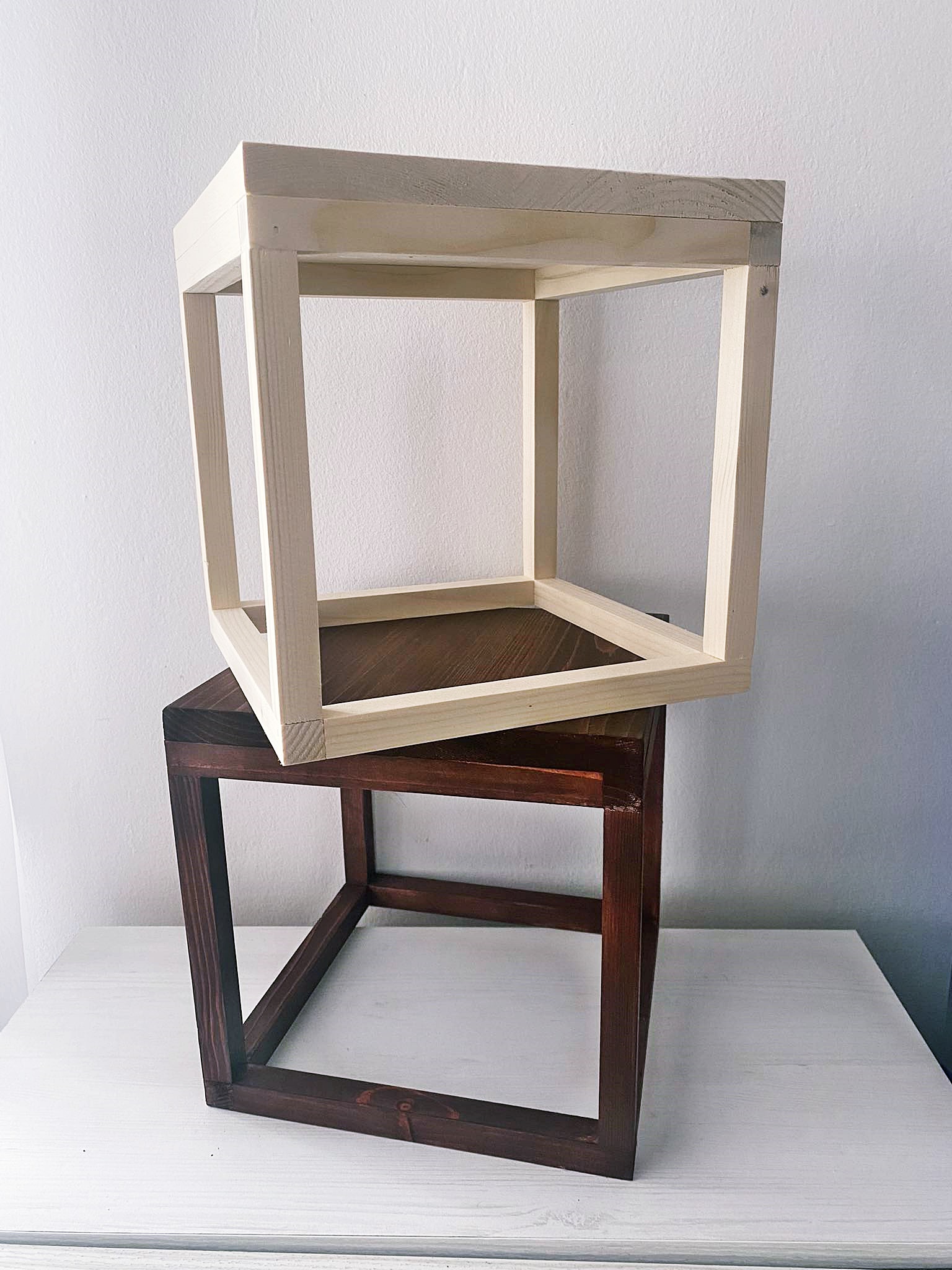 Drewniana podstawka pod kwiaty - elegancki kwietnik i doniczka dekoracyjna 25x25 cm - obrazek 7