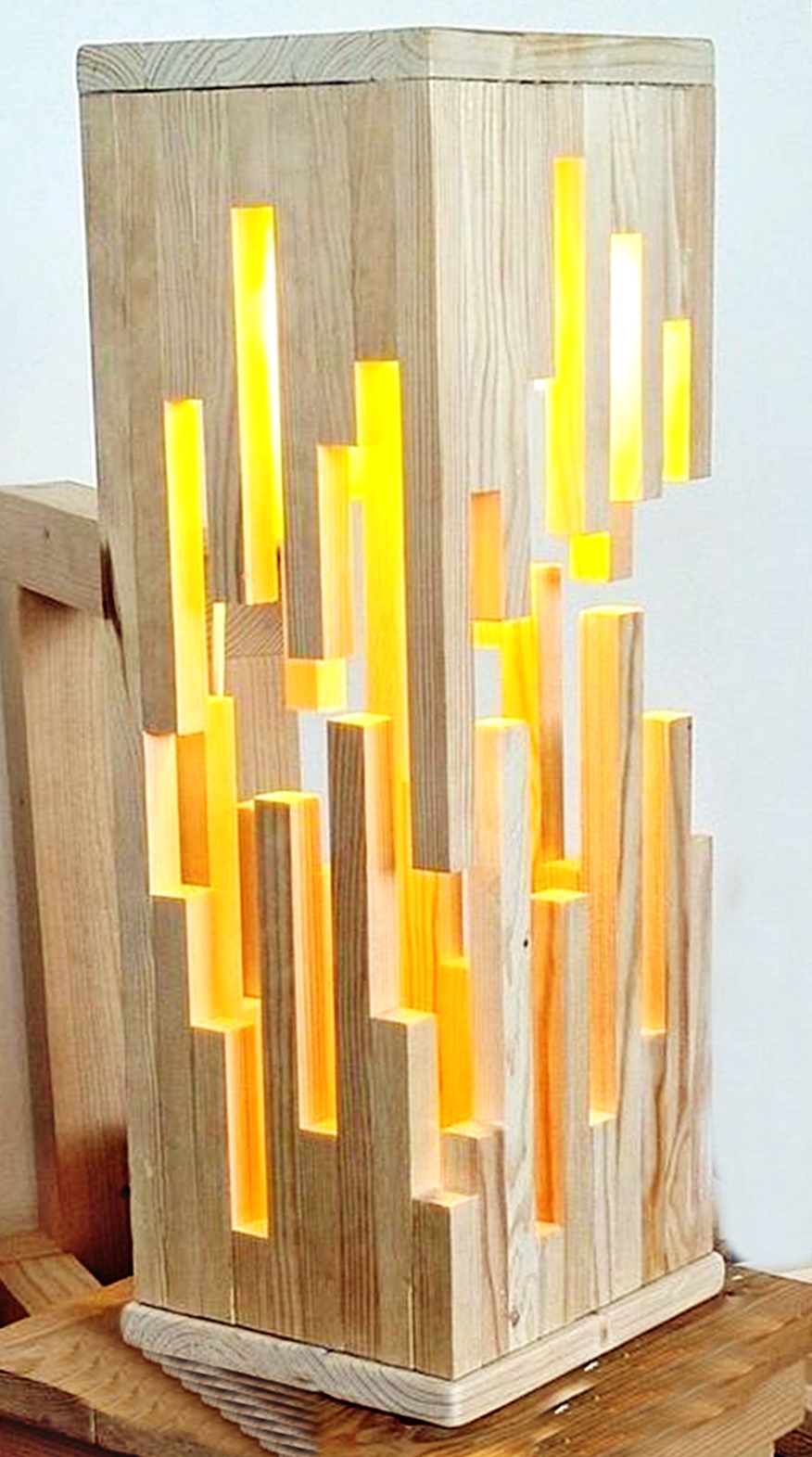 Nowoczesna Drewniana Lampa - Naturalne Oświetlenie z Litego Drewna - obrazek 2