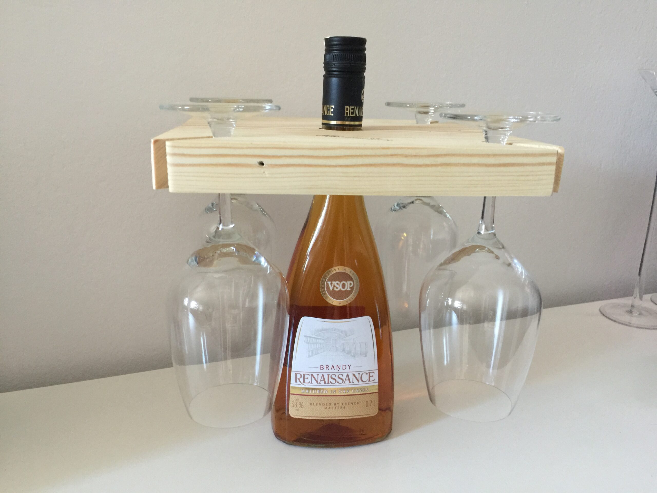 Drewniana półka na wino i kieliszki – naturalny stojak do kuchni i salonu - obrazek 8