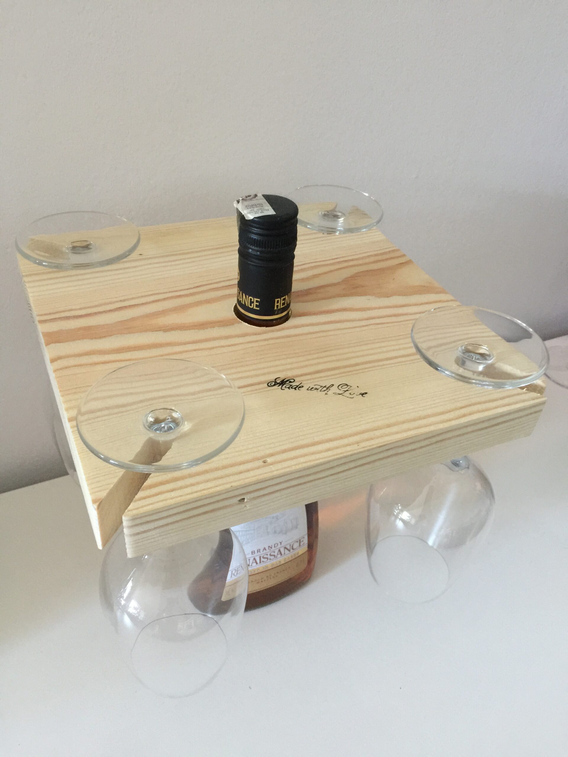 Drewniana półka na wino i kieliszki – naturalny stojak do kuchni i salonu - obrazek 9